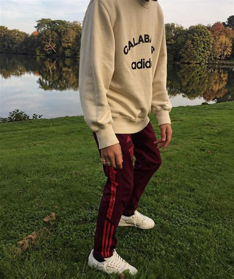 yeezy calabasas sweatpants